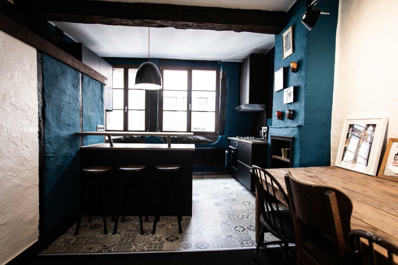 Appartement Atypique - Coeur Historique De Liege Bagian luar foto